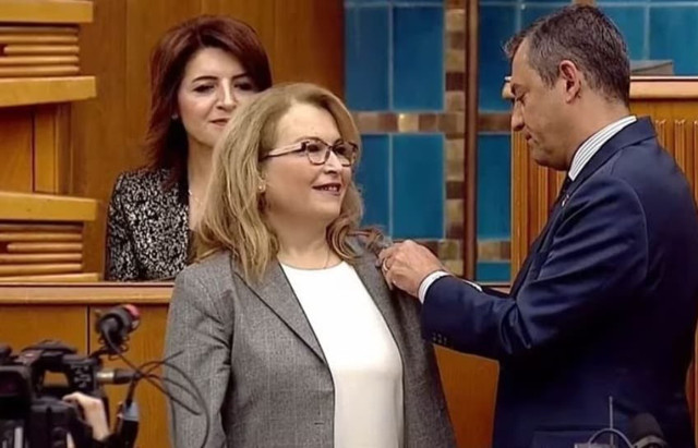 Özgür Özel'e zor soru; İyi Parti oyları ile sadece CHP saflarına katılmak mı mübahtır? - Resim: 0
