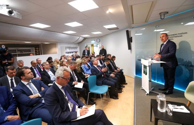 Çavuşoğlu'ndan kritik Suriye açıklaması: Siyasi çözüm olursa ordumuz ayrılacak - Resim: 0