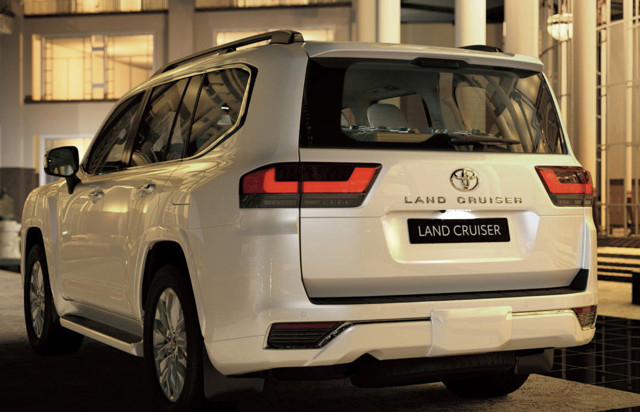 Toyota yeni nesil Land Cruiser'ı tanıttı - Resim: 0