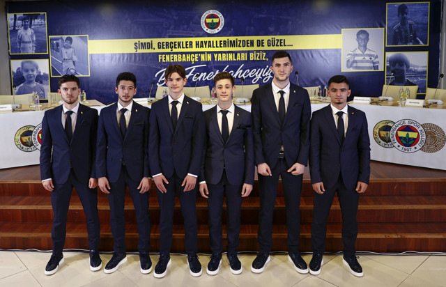 Fenerbahçe Başkanı Ali Koç'tan yabancı hoca sinyali - Resim: 0