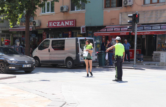 Denizli'de ceza yazılan yayalardan birinin polise söyledikleri olay oldu - Resim: 0
