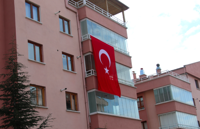 Piyade Yüzbaşı Süleyman Şahin'in şehit haberi Ankara'yı yaktı 2 çocuğu vardı - Resim: 0