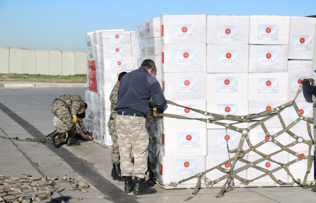 Tarihte bir ilk! Türkiye'nin İngiltere'ye yardımı ülke basınında - Resim: 0