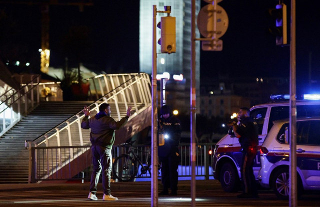 Viyana'daki saldırıda yaralanan Türk: Terörist silahını bana doğrulttu - Resim: 2