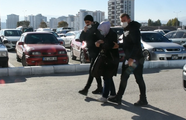 Sivas'ta yeni doğmuş bebeği çıplak halde araziye bıraktılar - Resim: 1