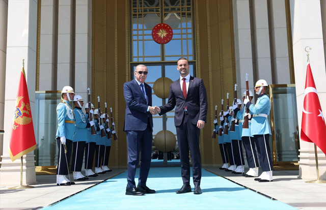 Cumhurbaşkanı Recep Tayyip Erdoğan, Karadağ Başbakanı'nı kabul etti - Resim: 1