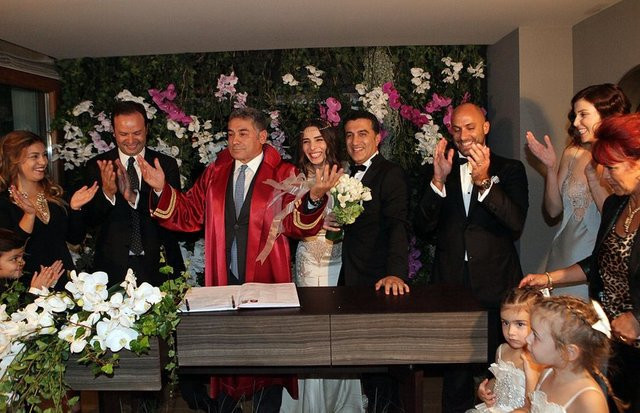 Mahidevran Sultan evlendi!  - Resim: 2