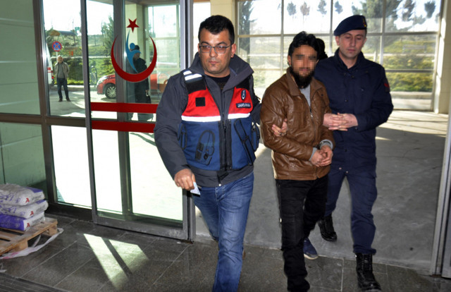 Karaman'da yapılan DEAŞ operasyonunda sekiz kişi gözaltına alındı - Resim: 0