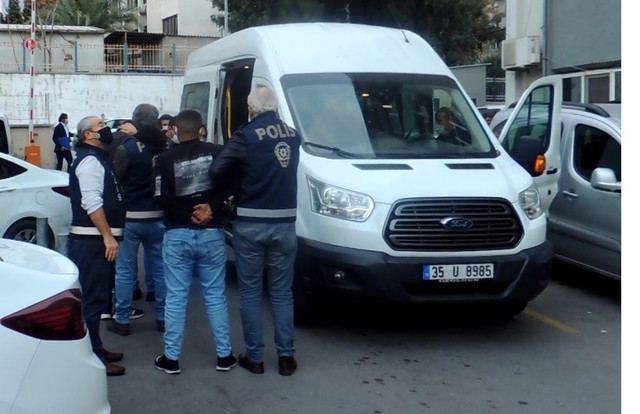 İzmir'de çökertilen çetenin şeytanın aklına gelmeyecek oyunu: Kirala, sat, çal, iade et - Resim: 1