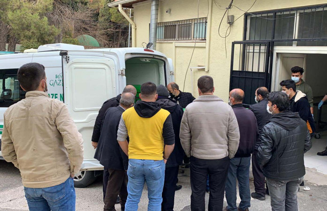 Gaziantep'te anne ve bebeği sobadan sızan gazdan zehirlenerek öldü - Resim: 0