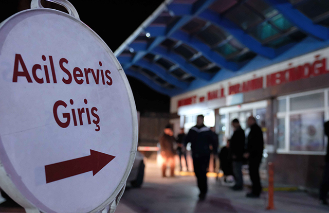 Trabzon Valisi, vaka sayılarının artışına böyle isyan etti: Allah rızası için kurallara uysunlar - Resim: 0