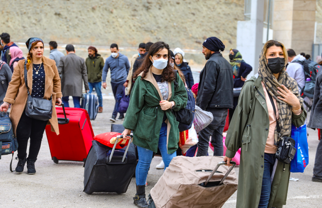 İranlılar akın akın bavullarla Türkiye'ye geliyor! Sınırda 'muhteşem cuma' kuyruğu - Resim: 0