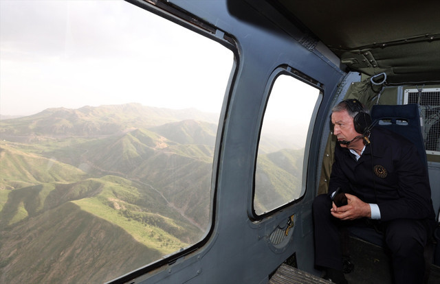 Hulusi Akar komutanlarla sıfır noktasında Pençe Kilit'te son durum 100'ü geçti - Resim: 0