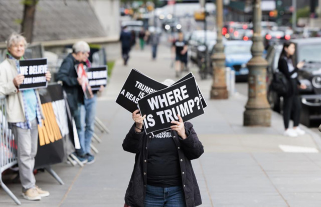 Trump cinsel taciz ve iftiradan suçlu bulundu! Cezası belli oldu - Resim: 0