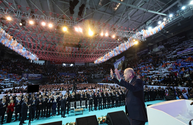 Cumhurbaşkanı Erdoğan, Özgür Özel'e yüklendi: "Oturduğu koltuğun hakkını veremedi" - Resim: 1
