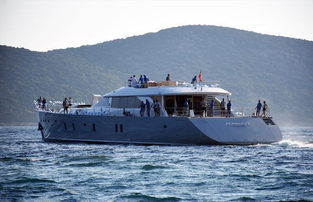 20 milyon euro değerinde! Lüks yat denize indirildi - Resim: 1