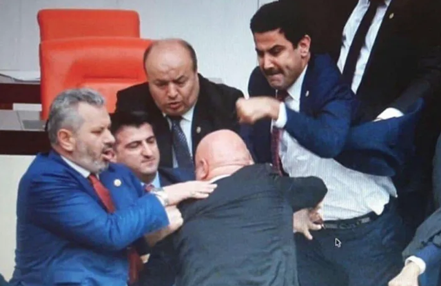 Son dakika CHP'li Engin Özkoç hakkındaki 3 fezleke Meclis'e geldi - Resim: 1