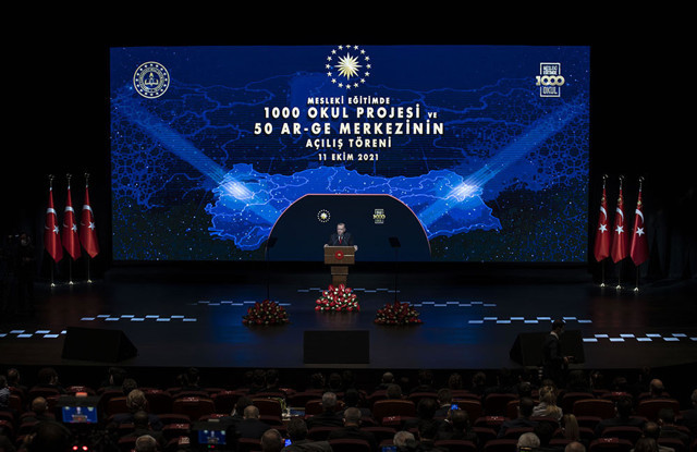 Cumhurbaşkanı Erdoğan'dan canlı yayında flaş açıklamalar! Öğretmenlere 3600 Ek Gösterge müjdesi - Resim: 1