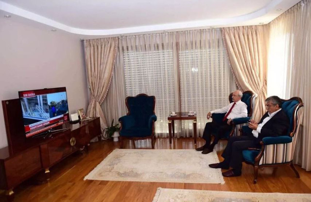 CHP'li Engin Özkoç'tan tepki çeken 15 Temmuz paylaşımı: Erdoğan'ı hedef aldı - Resim: 1