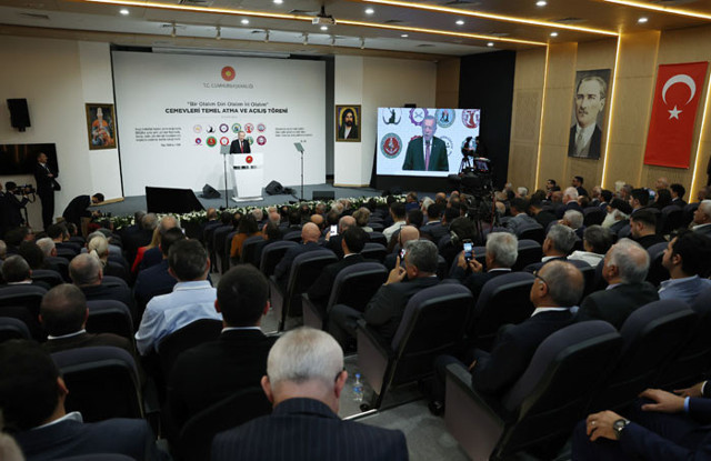 Cumhurbaşkanı Erdoğan duyurdu: Kültür ve Cemevi Başkanlığı kuruluyor - Resim: 0