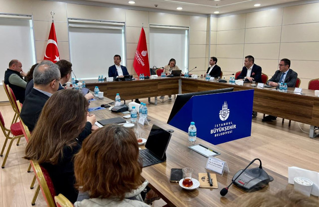 Seçimi Ankara'da takip eden Ekrem İmamoğlu, İstanbul'da işbaşı yaptı - Resim: 1