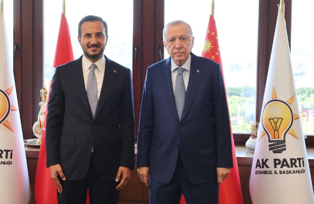 Cumhurbaşkanı Erdoğan, AK Parti İstanbul İl Başkanlığını ziyaret etti - Resim: 1