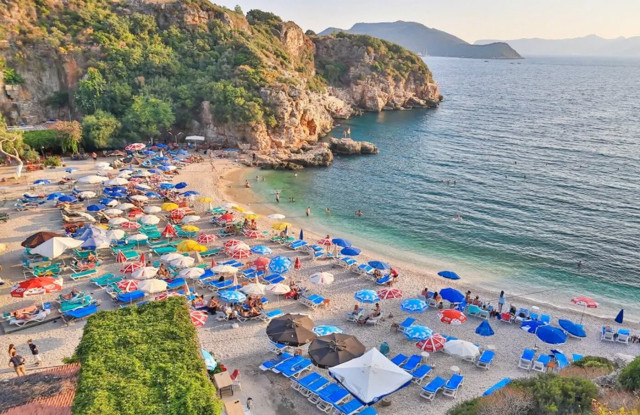 Gözde tatil beldesi Kaş'ta lağım skandalı! Dışkı kokusunu takip edince şok oldu - Resim: 2