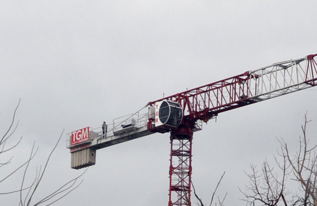 Herkes eylem yapıyor sandı! Vincin önünü bir anda çevirdi ve...  - Resim: 2