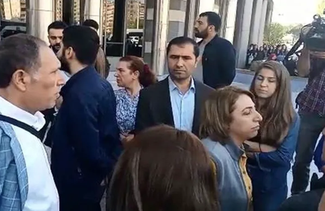HDP'liler Kayapınar Belediyesi'ni basıp taşkınlık çıkardı polis müdahale etti - Resim: 1