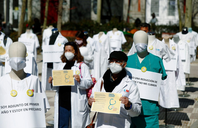 Madrid'de doktorlar süresiz greve başladı - Resim: 1