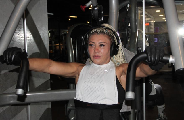 Hem vücut geliştirme şampiyonu hem ebe hem covid servisinde gönüllü - Resim: 1