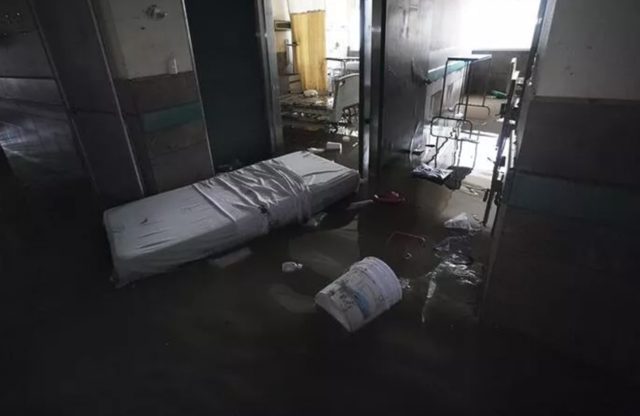 Meksika'da 7.4 büyüklüğünde deprem meydana geldi! Hastaneyi su bastı 17 ölü - Resim: 0