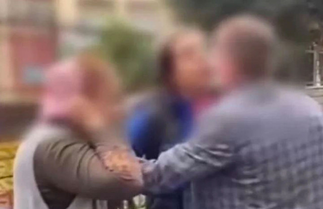 Kocasıyla yengesini arabada bastı! Çılgına dönen kadın 'sizi mahvedeceğim'.... - Resim: 1