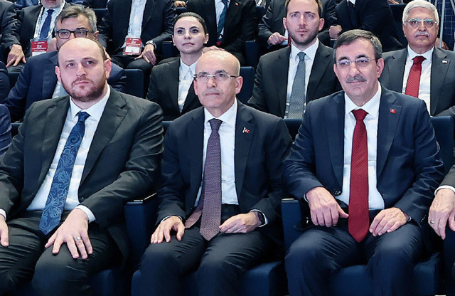 Erdoğan'dan faiz çıkışı: Gür bir seda ile dillendireceğim dedi Mehmet Şimşek dinledi - Resim: 0