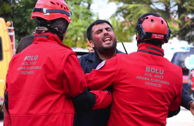 Bolu'da 5,8 büyüklüğünde deprem senaryosuyla tatbikat yapıldı - Resim: 5