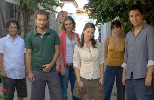 Pinhani ve Kavak Yelleri ekibinden 'Dön Bak Dünyaya' klibi 14 yıl sonra yeniden - Resim: 1