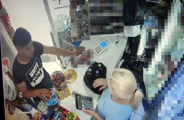 Avcılar'da yaşandı! Sadaka kutusunu böyle çaldılar - Resim: 0