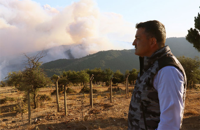 İzmir'de yangın büyüyor! Köy boşaltıldı - Resim: 1