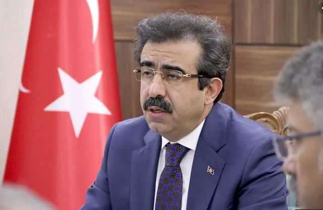 Diyarbakır Büyükşehir Belediyesi'nden çalışan 29 memur görevden uzaklaştırıldı - Resim: 1