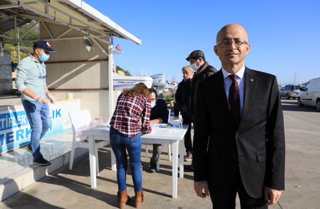 Antalya'da teslimat başladı! Bir saatte 1100 balon balığı kuyruğu getirildi - Resim: 2