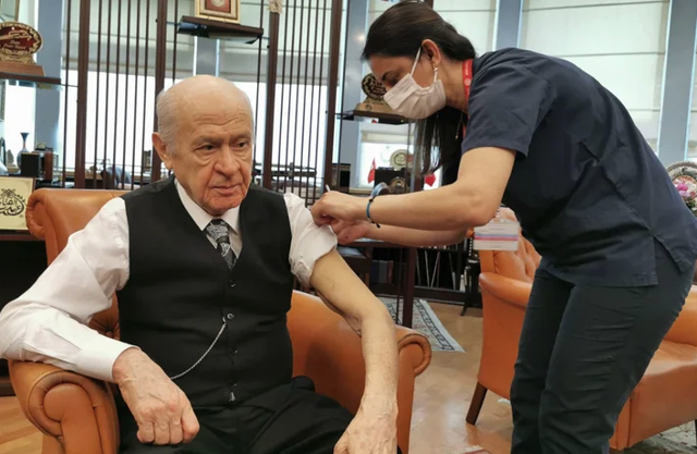 Son dakika Cumhurbaşkanı Erdoğan koronavirüs aşısının ikinci dozunu yaptırdı - Resim: 1