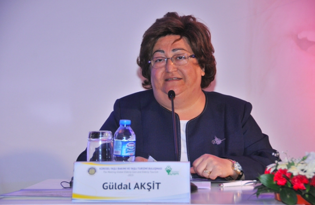 AK Parti'nin kurucu üyesi eski bakan Güldal Akşit hayatını kaybetti - Resim: 1