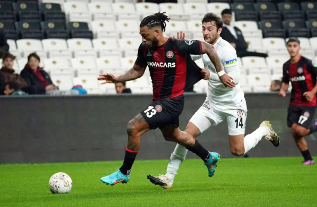 Emrecan Uzunhan'dan Beşiktaş'a kötü haber: Genç yıldızın burnu kırıldı! - Resim: 0