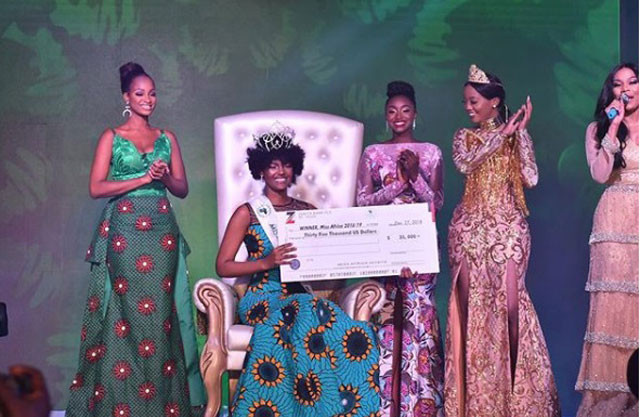 Canlı yayında korkunç olay! Afrika güzelinin saçları alev alev yandı - Resim: 4