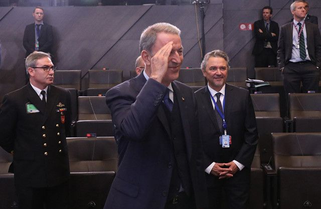 Milli Savunma bakanı Hulusi Akar NATO'ya kapak attı! Asker selamı çaktı - Resim: 1