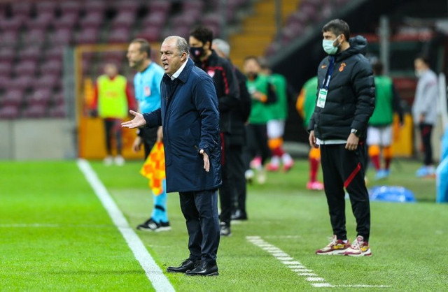 Fatih Terim her puan kaybında bahane aradı topa tutuldu: Utanç duydum - Resim: 0