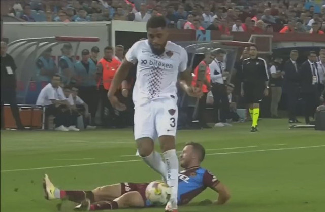 Trabzonspor'da sakatlık şoku! Visca hastaneye kaldırıldı! - Resim: 3