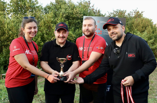 Aranan siyah şapkalı hacker bakan çıktı! 2 günde ulaştılar görünce şoke oldular - Resim: 2