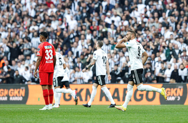 Şenol Güneş kazanarak başladı! Beşiktaş, Ümraniyespor'a  gol olup yağdı! - Resim: 1