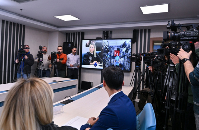 Astronot Alper Gezeravcı, gazetecilerin sorularını yanıtladı - Resim: 1